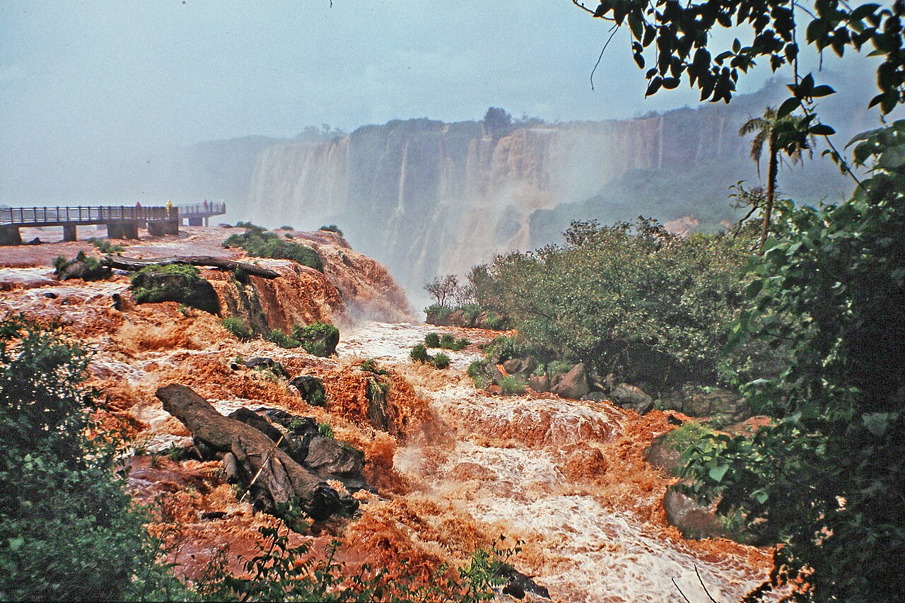 Passarela sobre a Garganta do Diabo